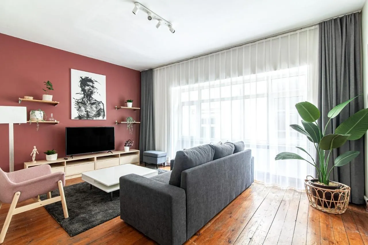 Sleek Flat Within Walking Distance To Pera Museum Appartement Istanboel 0*,