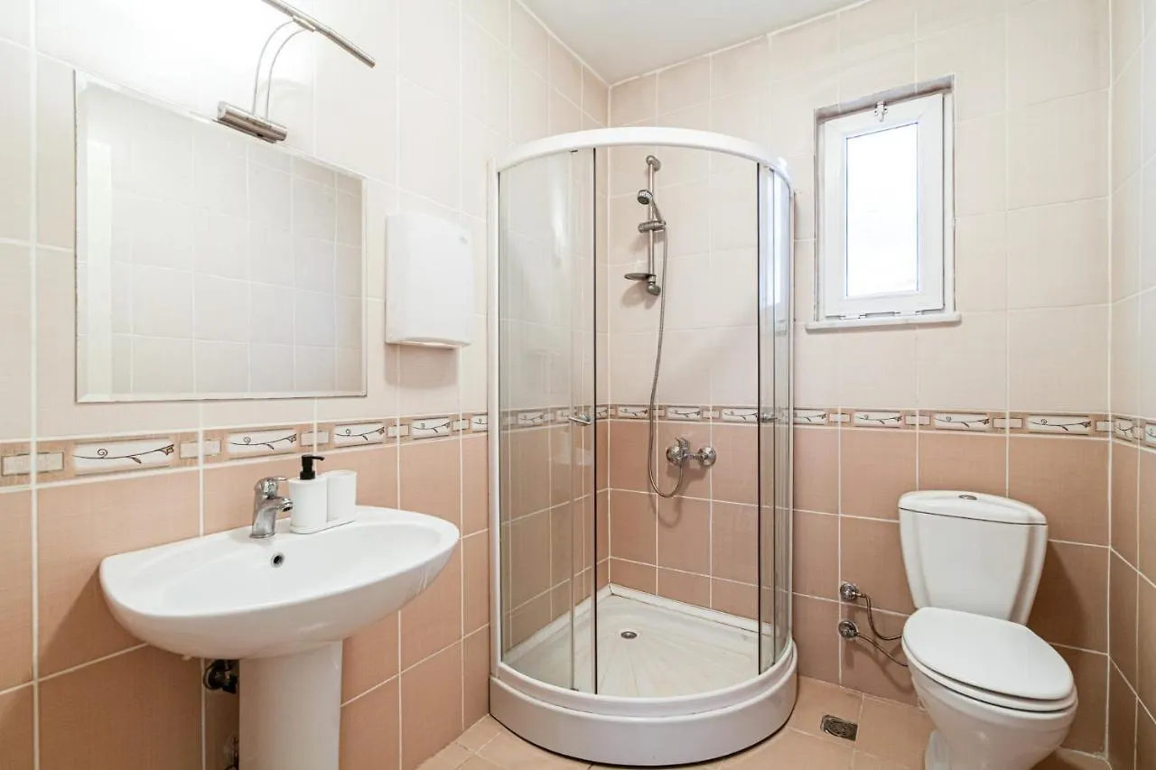 Sleek Flat Within Walking Distance To Pera Museum Appartement Istanboel