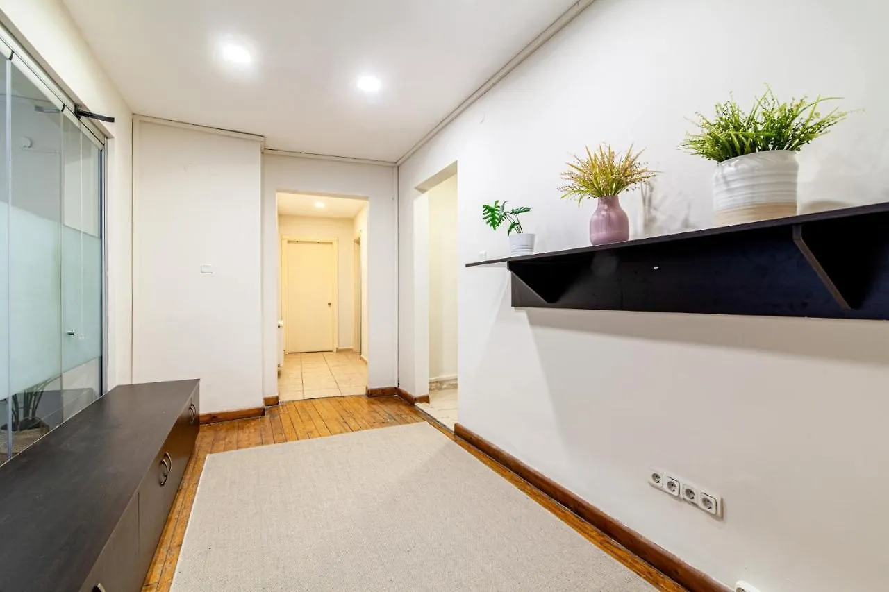 Sleek Flat Within Walking Distance To Pera Museum Appartement Istanboel
