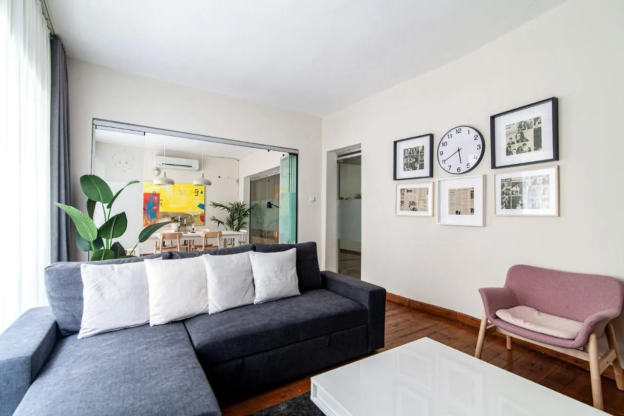 Sleek Flat Within Walking Distance To Pera Museum Apartment Istanbul